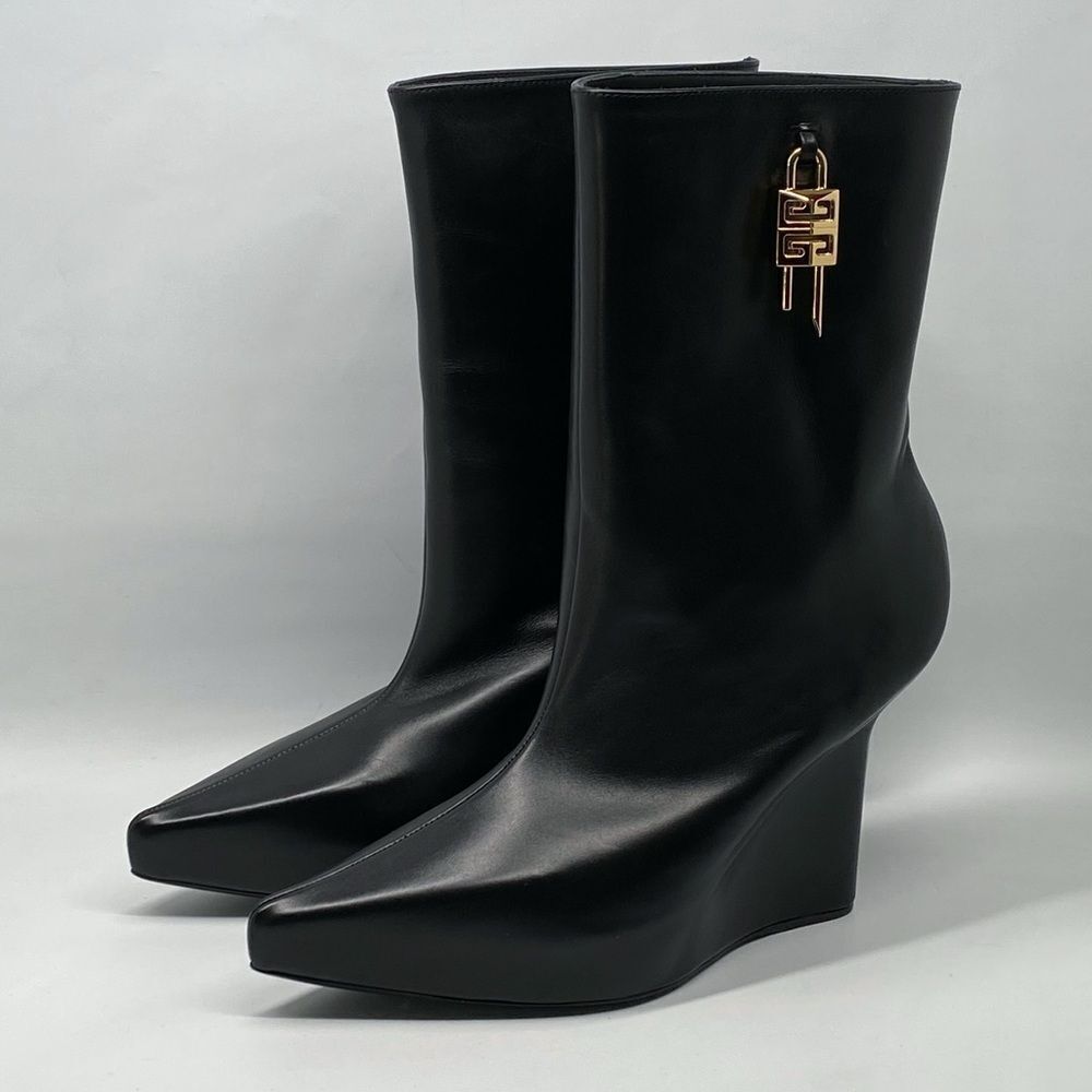 Givenchy G-Lock Ankle Boots in Leather size 38